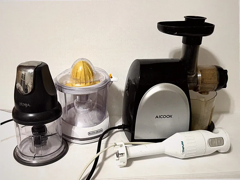 4 Small Kitchen Appliances Aicook Slow Juicer Black Decker Ninja Food processor