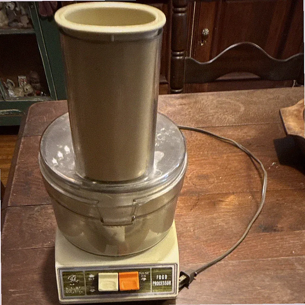 8 Cup Full-Size Electric Food Processor 2-Speed w/ Bowl Lid Blades Disc Beige