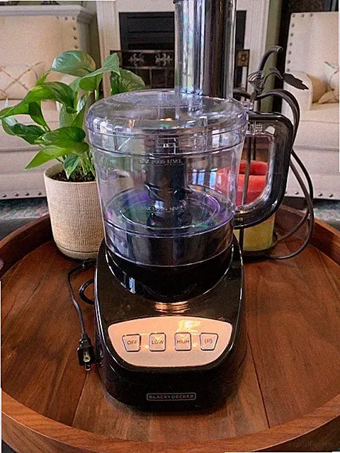 Black + Decker 8 - Cup Food Processor Including S Blade w Box/Instructions