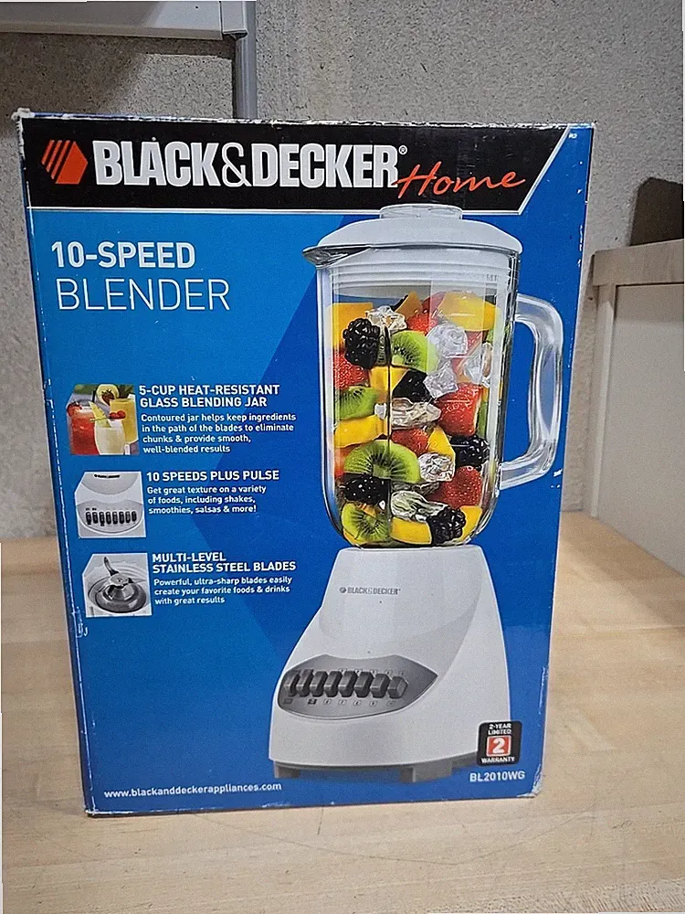 Black & Decker BL2010WG 10-Speed Glass 550 Watt Blender White 2013 Open Box New