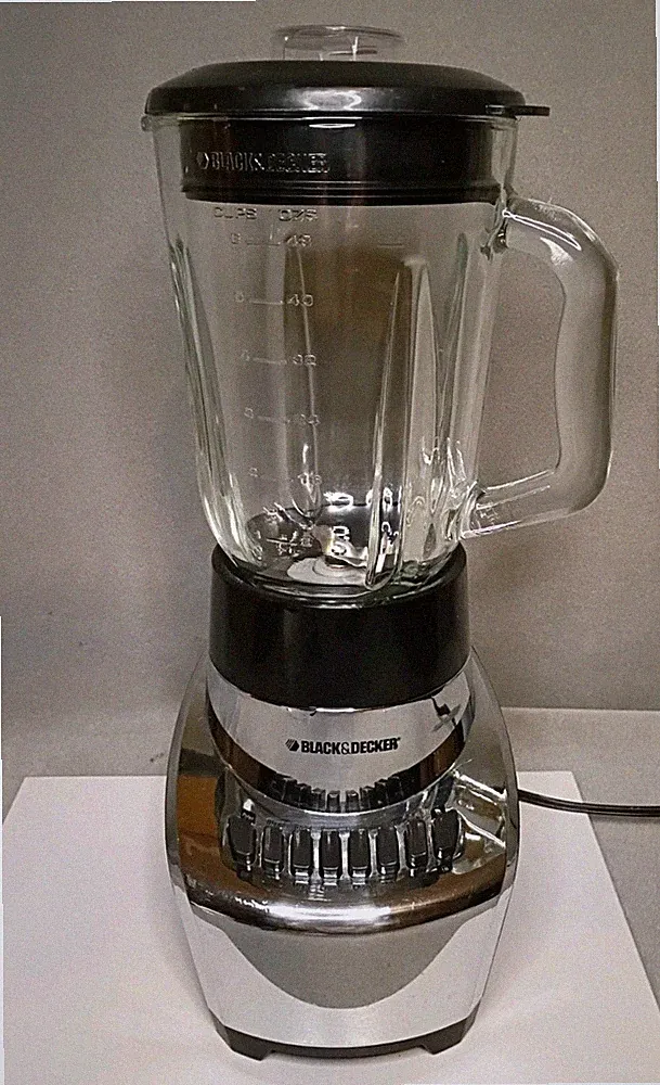 Black & Decker Blender BL 1111- Black & Chrome-Six Speeds-Complete-Works