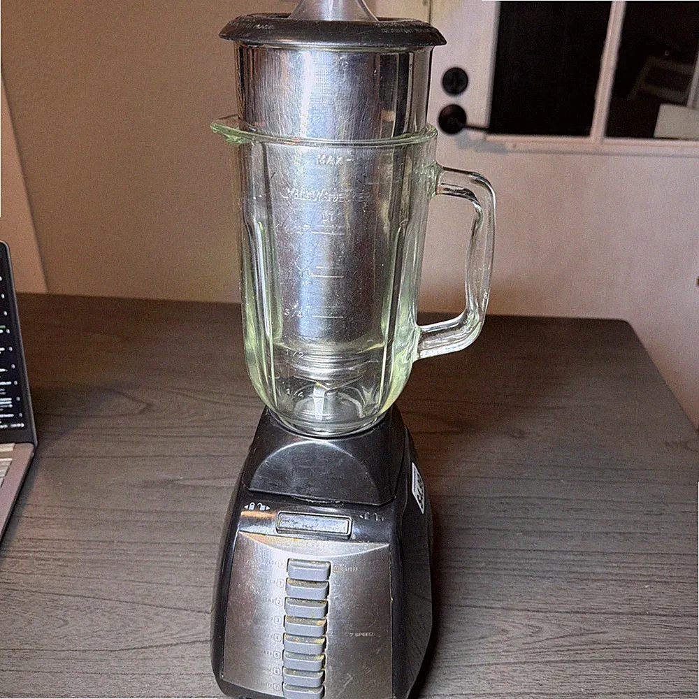 Black & Decker Blender Model BLP7750BSS - 600 Watt 7 Speed Blender