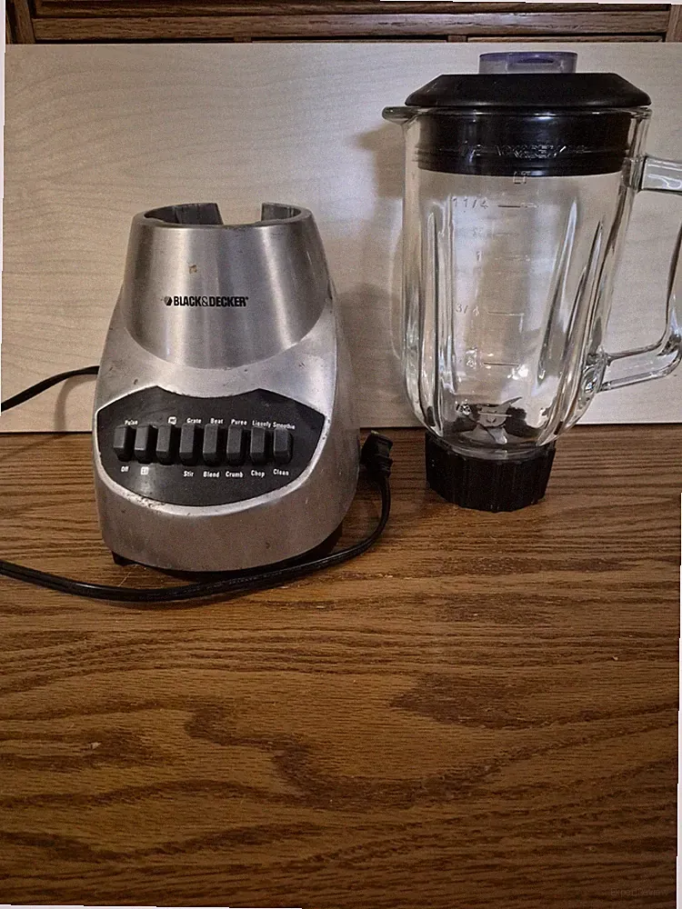 Black Decker Blender Model No. BL2020s Read Desc.