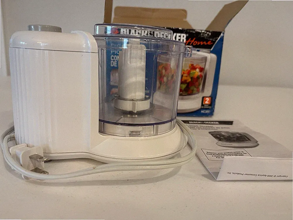 BLACK+DECKER HC306 Mini Food Processor One-Touch, Safety Lock, White