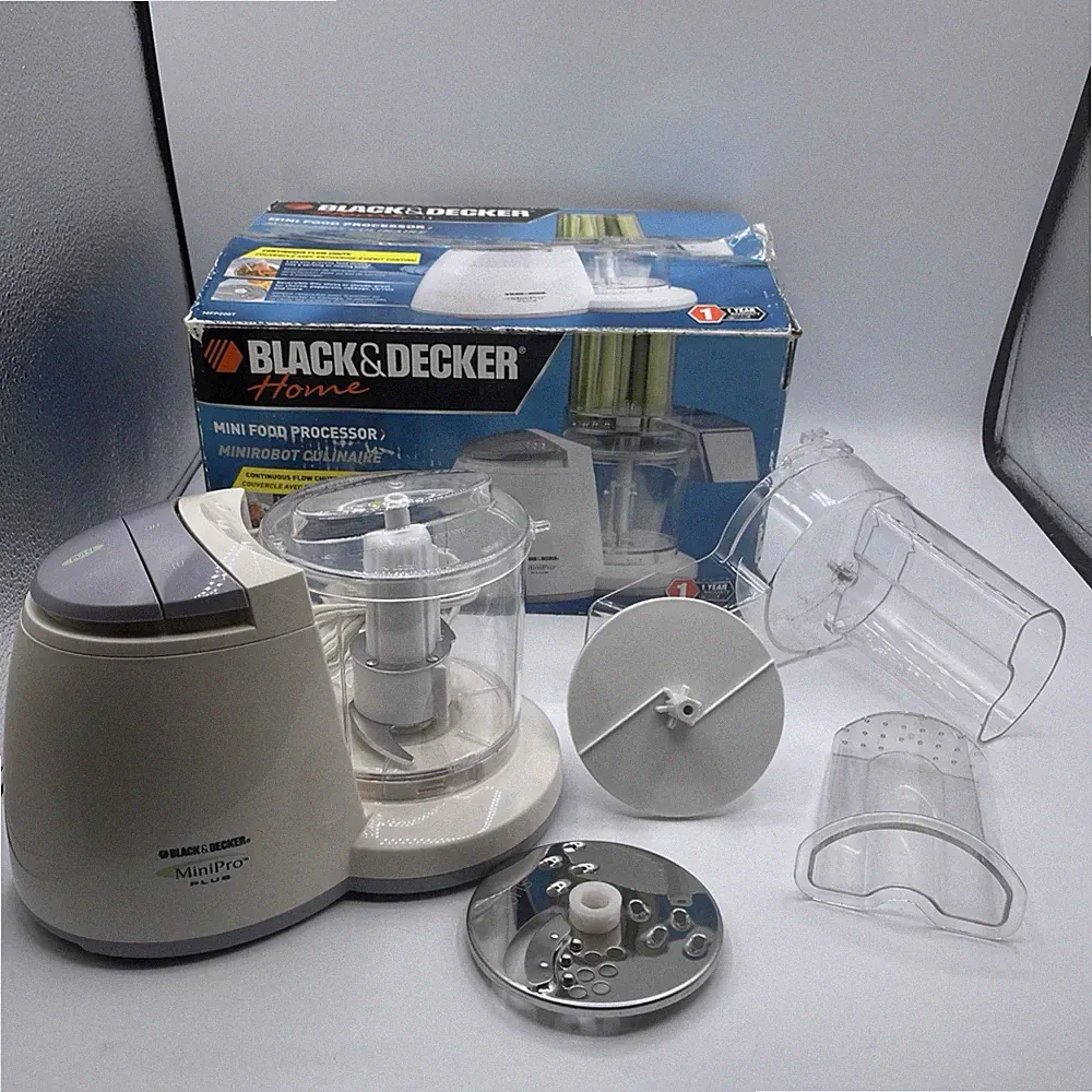 BLACK+DECKER MiniPro Plus MFP200T Mini Food Processor 4 Cup White Electric