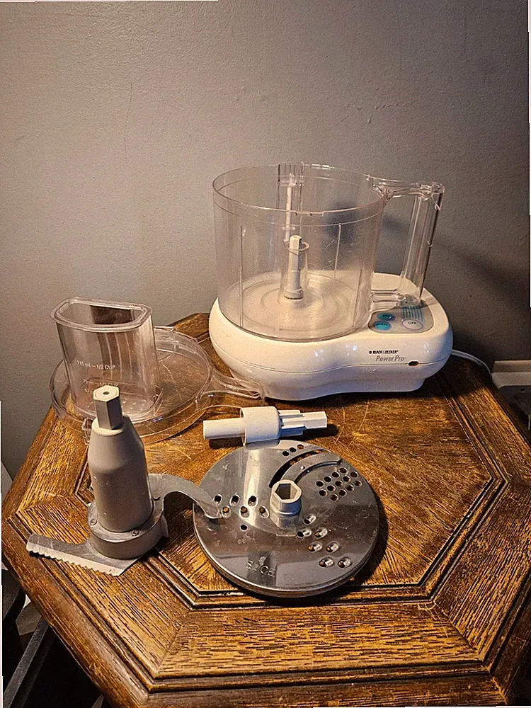 Black & Decker Power Pro FP1000 Full Size Food Processor Tested Works!