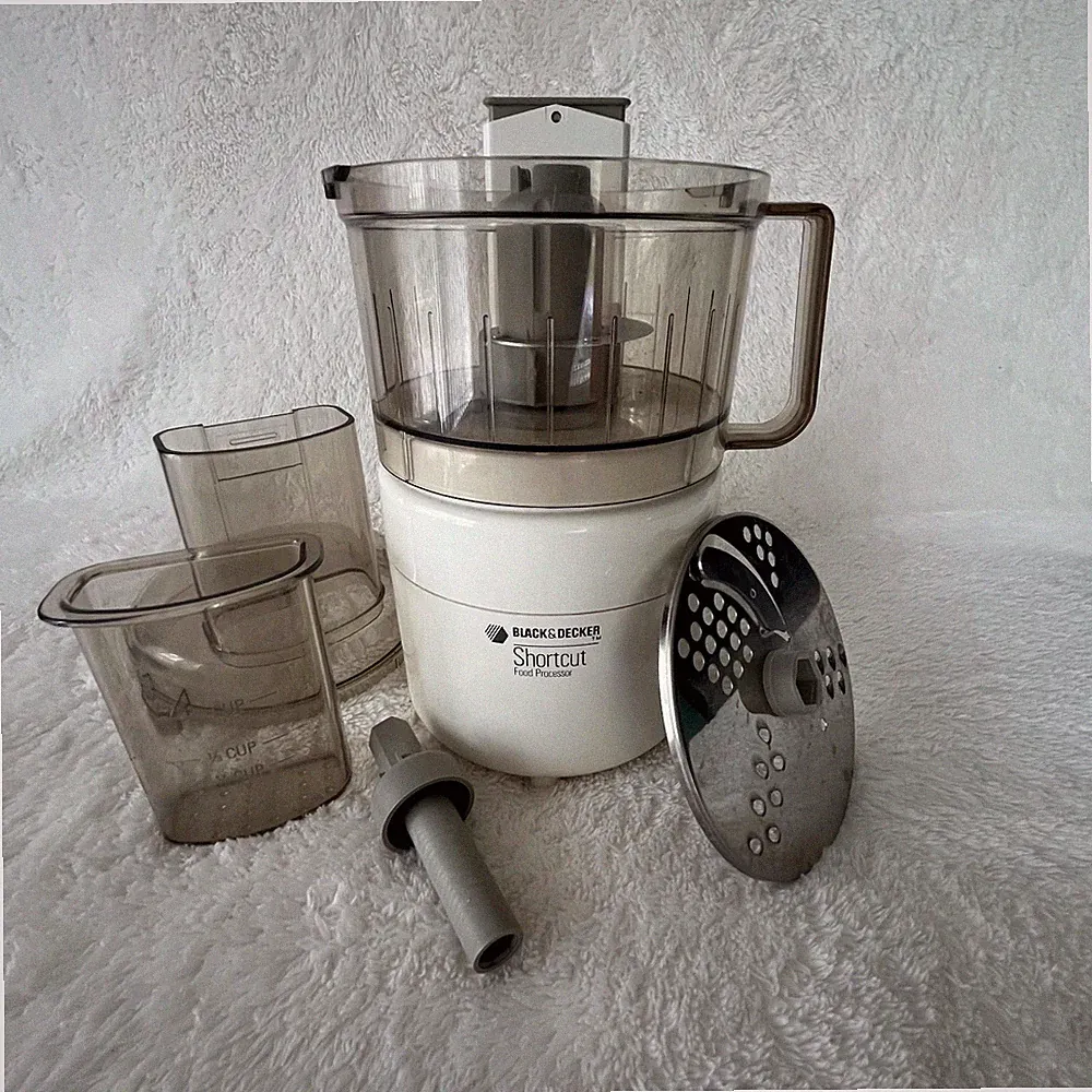 Black & Decker Shortcut Food Processor #F1-CFP-10 White w/accessories WORKS