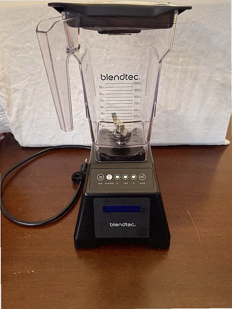 Blendtec ES3 Blender. Lightly Used Condition, No Scratches. Only #187 Cycles!
