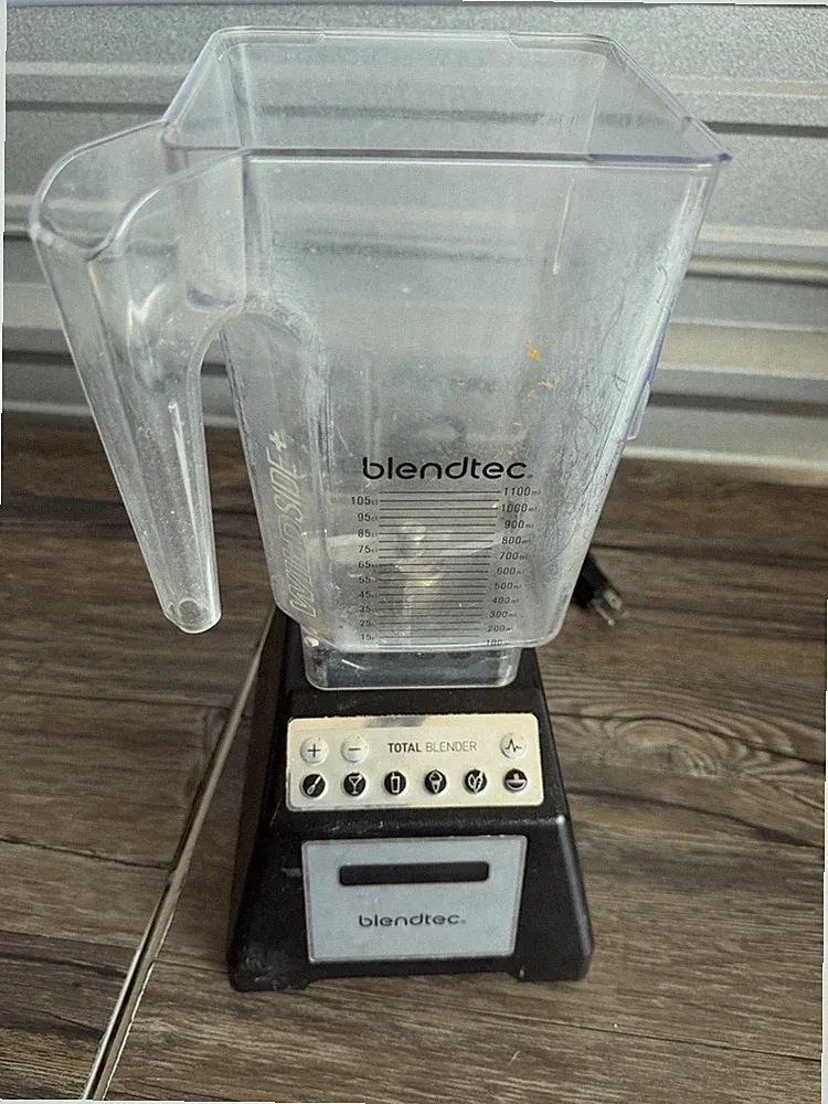 BlendTec ES3 Varible Speed Total Blender Classic Black / Smoothie Classic 3852