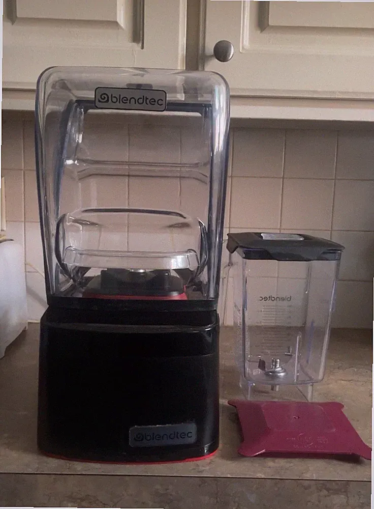 Blendtec Professional 800 CQB1 Black Blender w/ Jar 90 oz **SOUND ENCLOSURE**