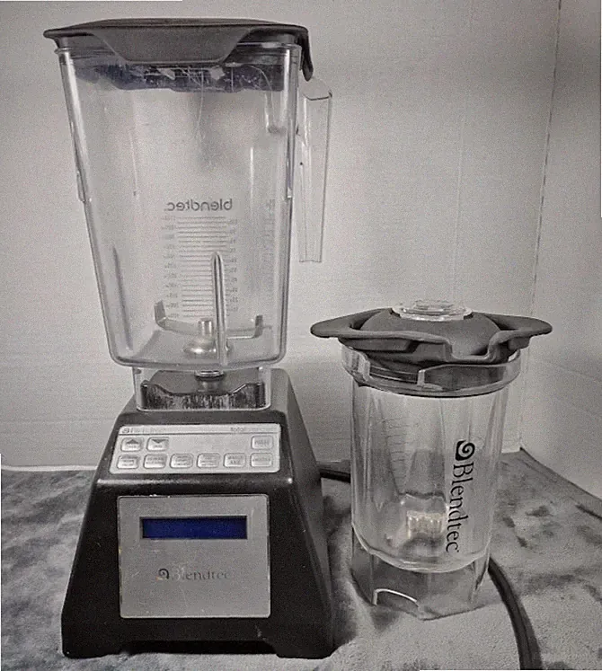 Blendtec Total Blender ES3 Black 1560W W/ 36 Oz Jar & 16 Oz Jar Tested Working