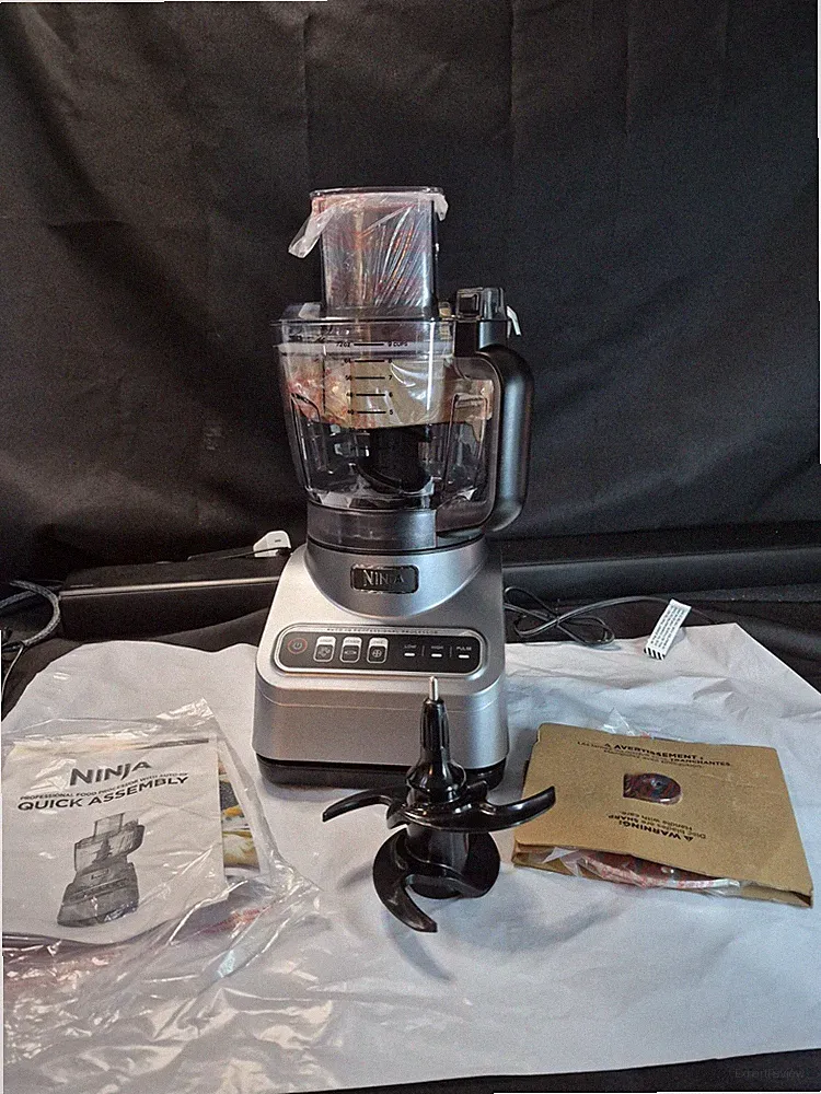 Brand New Ninja Professional Plus Food Processor Auto-iQ 9-Cup Silver FP601CO