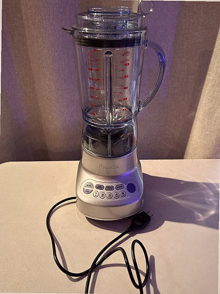 Breville BBL620 Sil/V 5-Speed Fresh & Furious Heavy Duty Blender Barely Used
