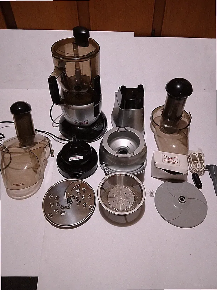 Bullet Express Trio BE-110 Multi-Function Meal Maker Food Processor Mixer Lot