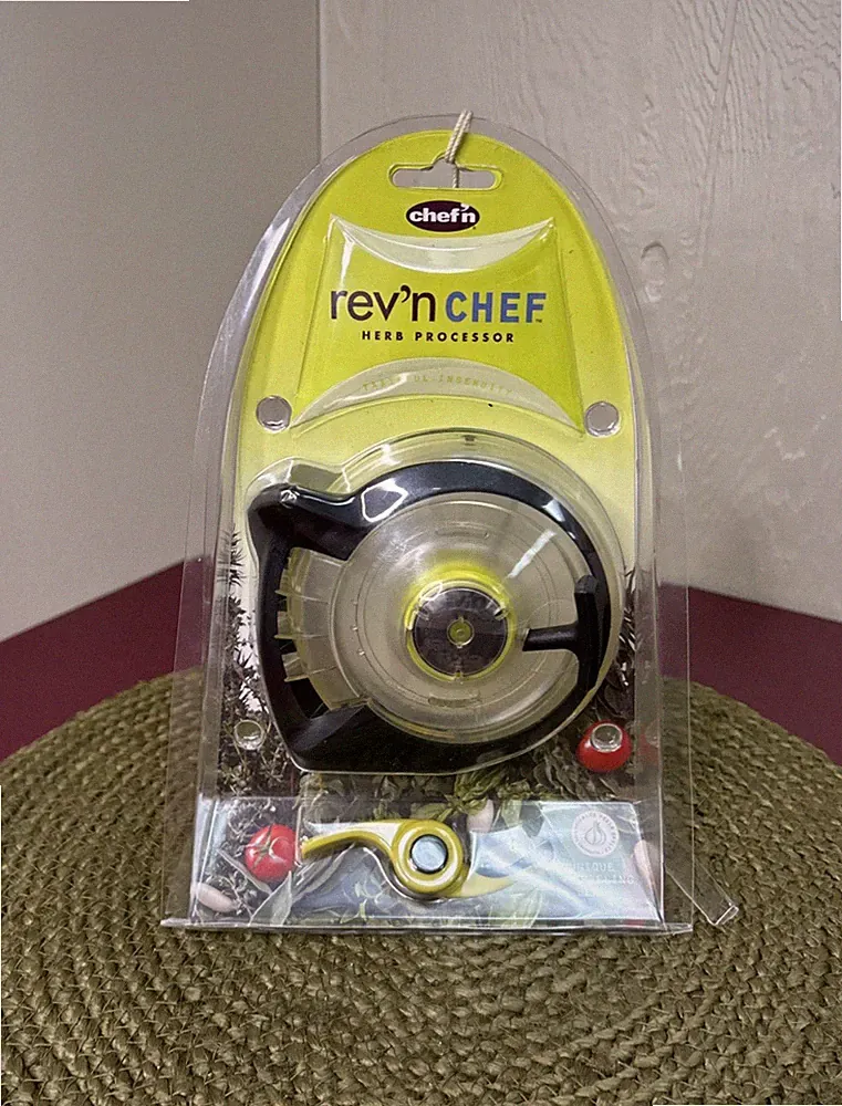 Chef'n Rev'n Herb Food Processor Pull Cord Spin Manual Chopper NIP