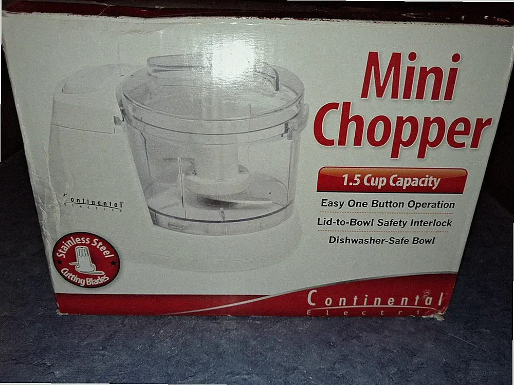 Continental Electric CE22361 White 1.5-cup Mini Chopper #7955