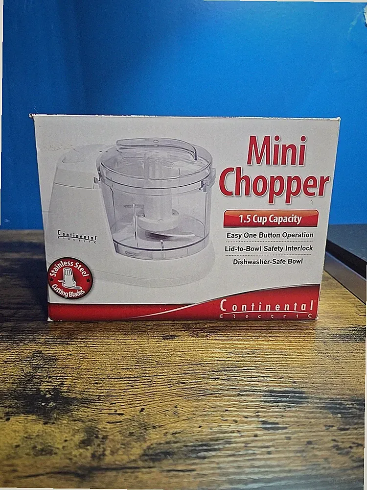 Continental Electric CE22361 White 1.5-cup Mini Chopper #7955