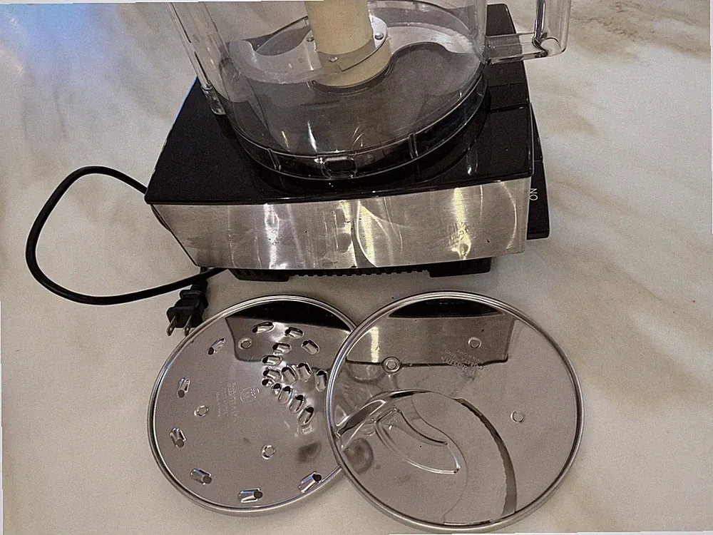 Cuisinart 14 Cups Food Processor DFP-14BCN Good Condtion Tested Works Great