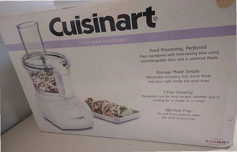 Cuisinart 7-Cup Food Processor FP-7 ~ Brand New