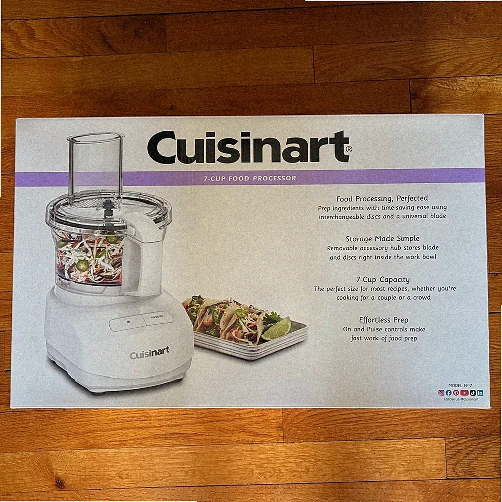 Cuisinart 7-Cup Food Processor White FP-7 New In Box Universal Blade Discs