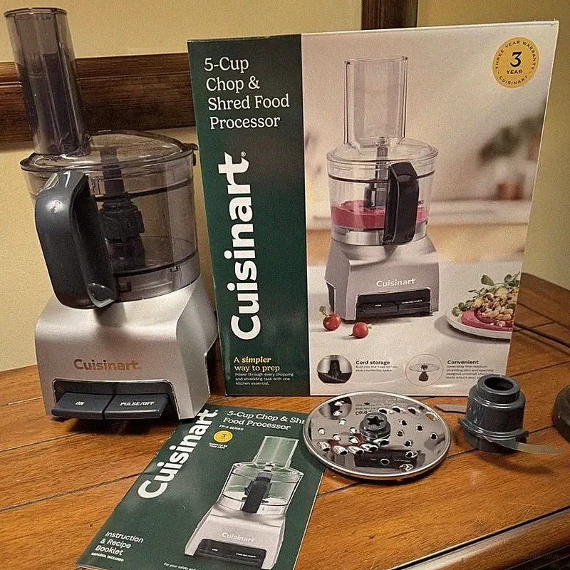 Cuisinart Chop & Shred 5 Cup Food Processor FP-5 New Open Box