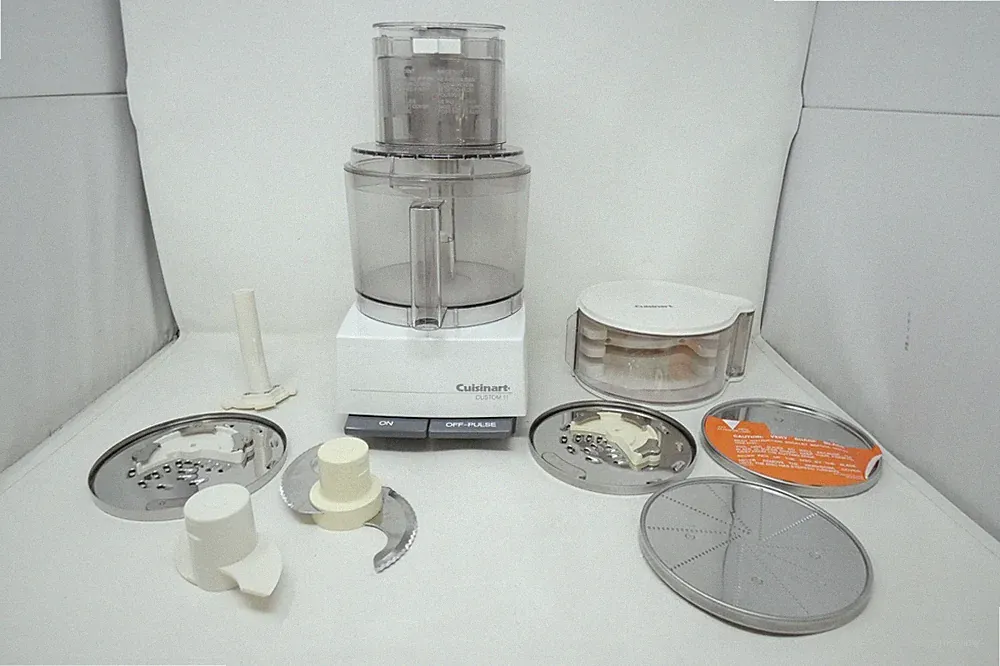 Cuisinart Custom 11 Cup Food Processor DLC-8M Japan Accessory Blades Disc Holder