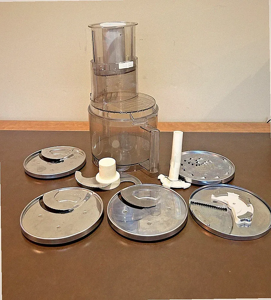 Cuisinart Custom 11 Food Processor Bowl Lid Discs Blades Stem DLC-8 OEM No Base