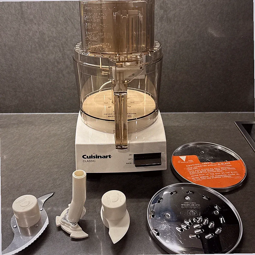 CUISINART DLC-10 Classic Large Food Processor with Accessories WORKS GREAT!