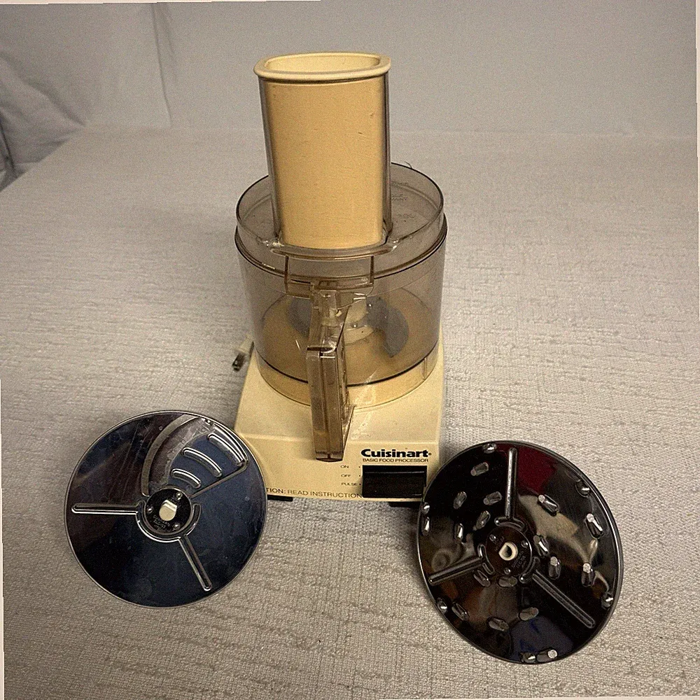 CUISINART DLC-10E Classic Large Food Processor with Accessories WORKS GREAT!