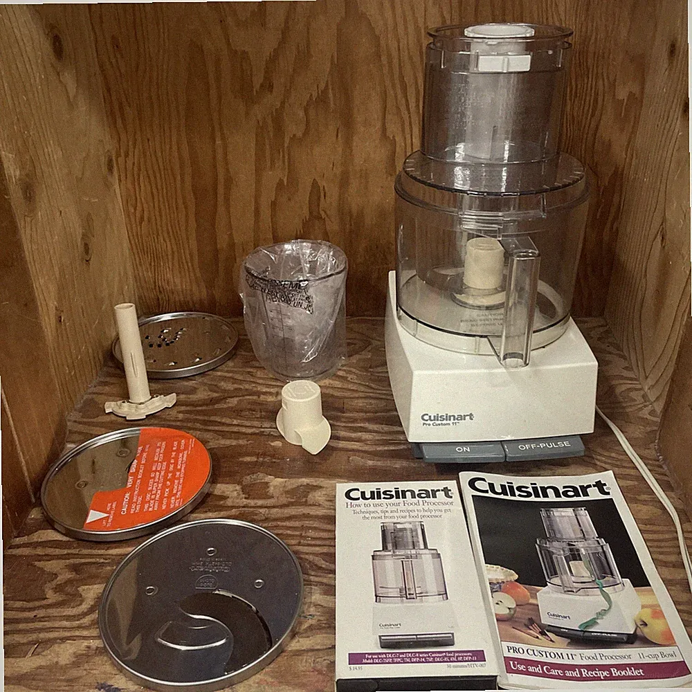 Cuisinart DLC-8 600W 11 Cup Food Processor w/ Chute And Attachments