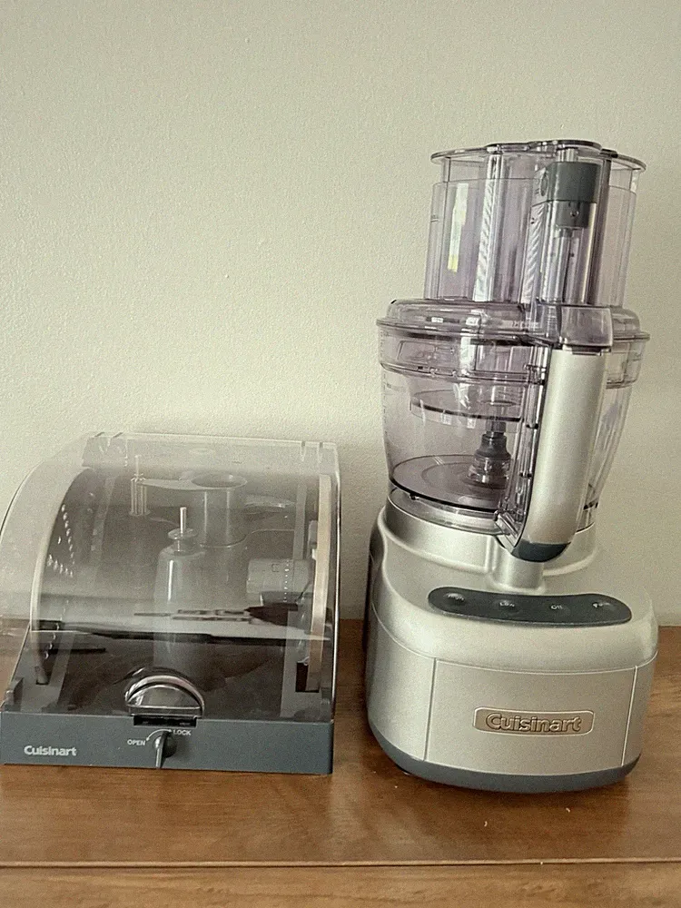 Cuisinart Elemental 13 Cup Food Processor CFP-26SVPC perfect condition