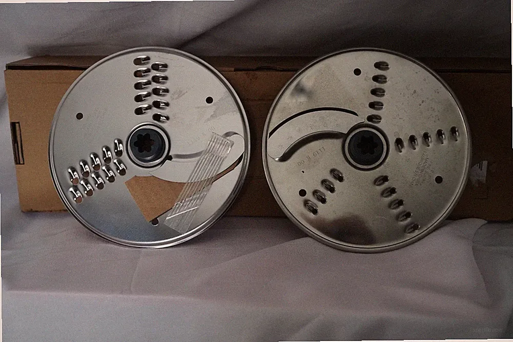 Cuisinart Food Processor Fine Shredding / Medium Slicing Discs FP-8FD & FP-8MD
