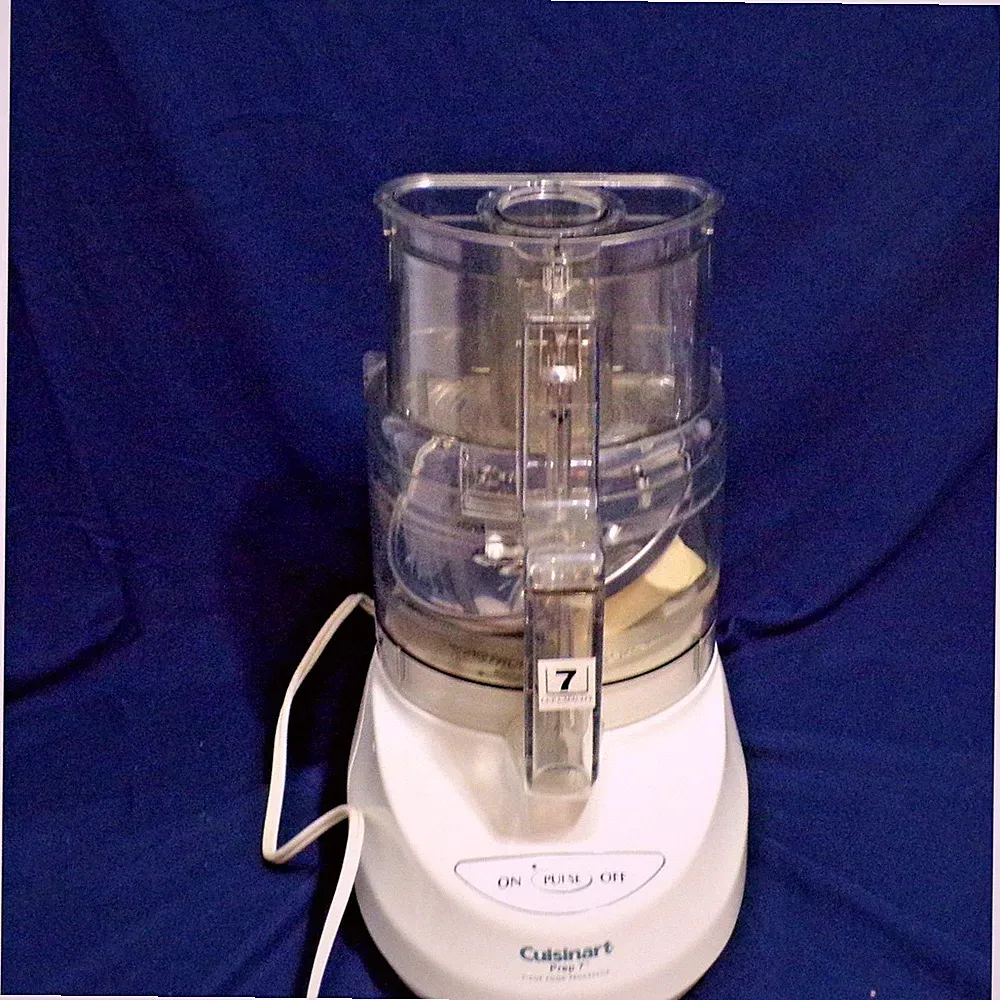 Cuisinart Food Processor Prep 7 / Model DLC 2007-N / 7 Cup / Excellent Condition