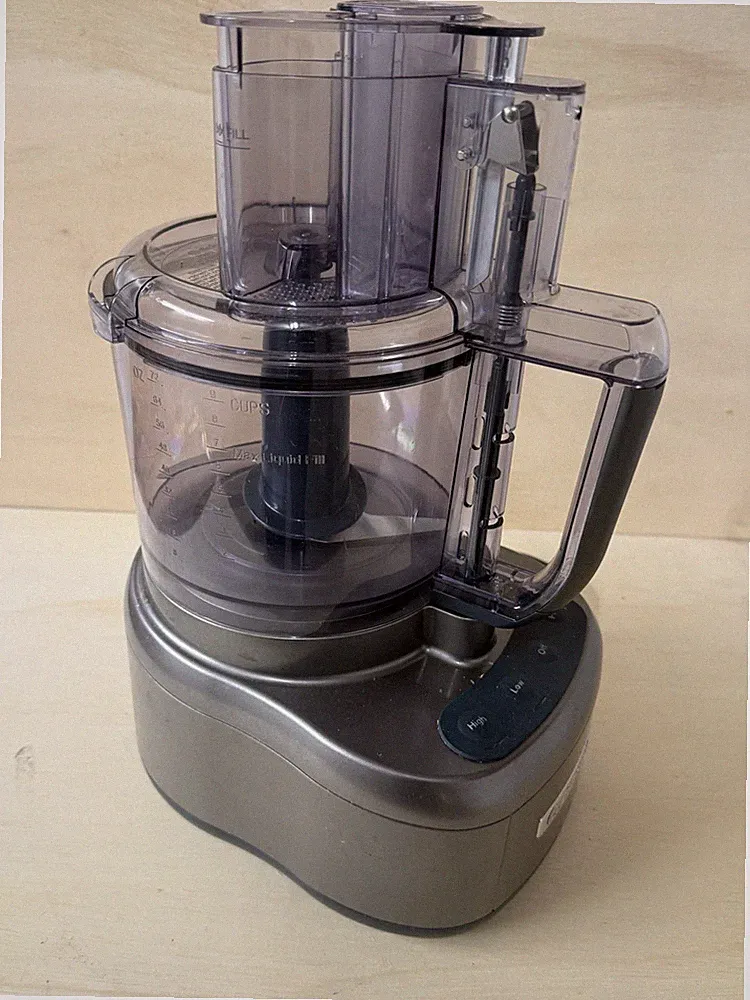 Cuisinart Food Processor w/ Accessories FOR PARTS OR REPAIR Not Working