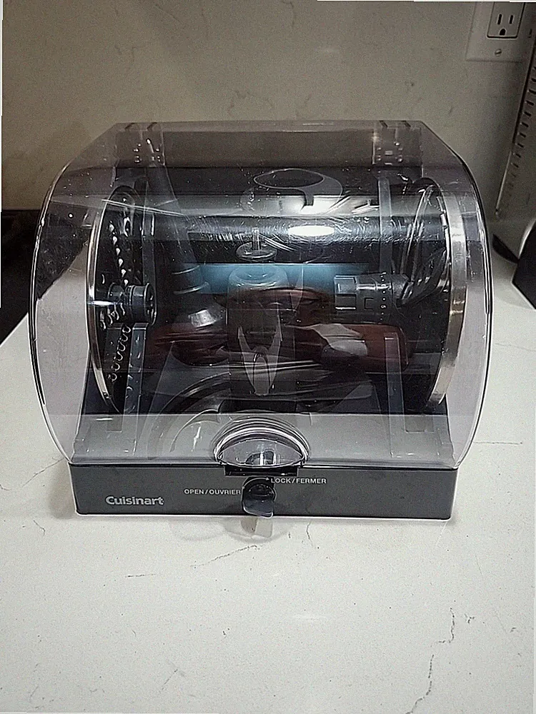 Cuisinart FP-11/13SC 13-Cup Food Processor 5 Attachments w/Case Holder Used