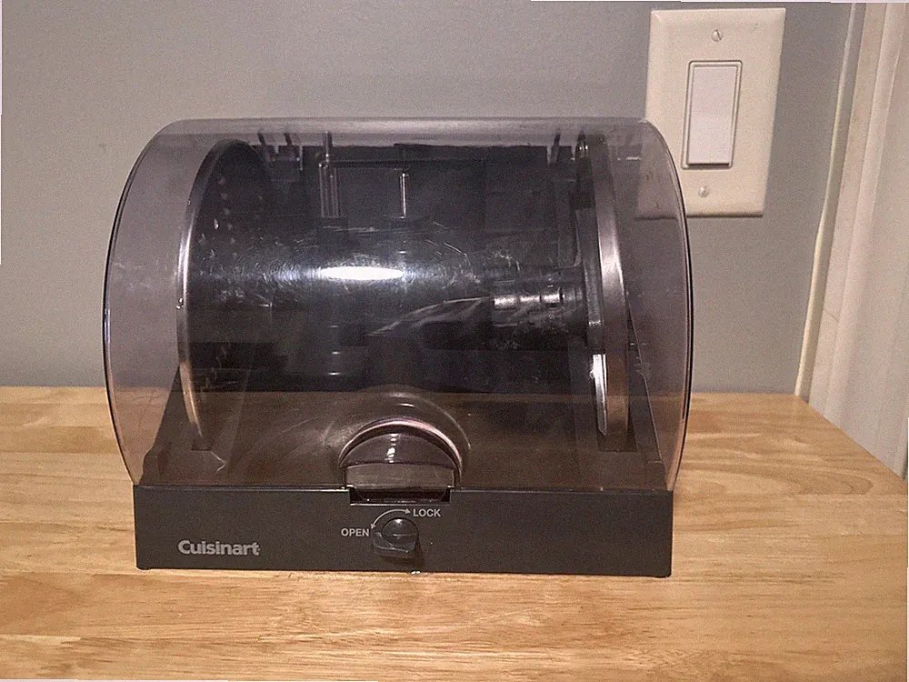 Cuisinart FP-11/13SC 13-Cup Food Processor 6 Attachments w/Case Holder Used Lock