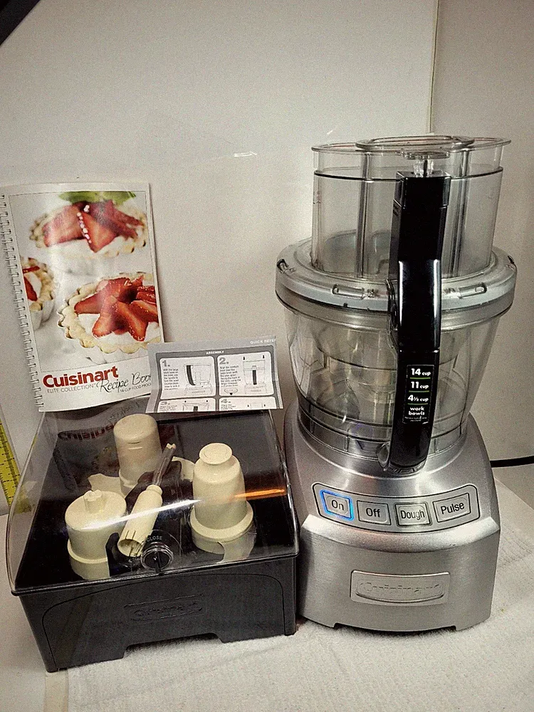 Cuisinart FP-14DC 14 Cup Elite Food Processor w/ Attachments - Silver Tested EUC