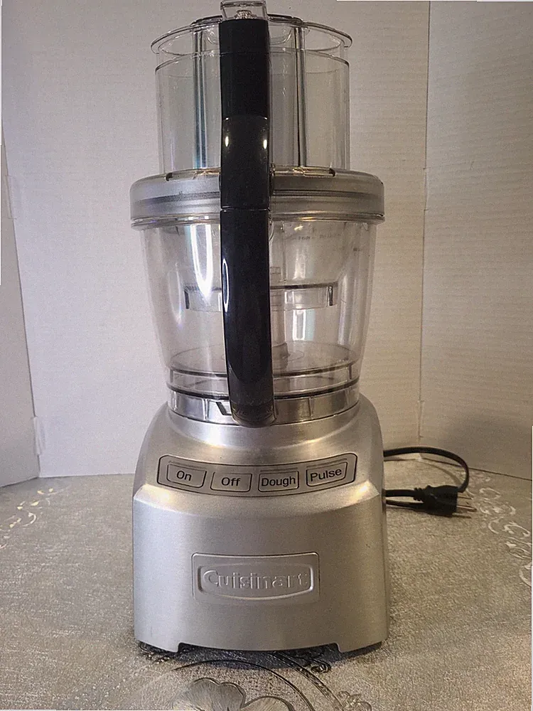 Cuisinart FP-16DC ELITE Collection 16-Cup Large Capacity Food Processor No Blade