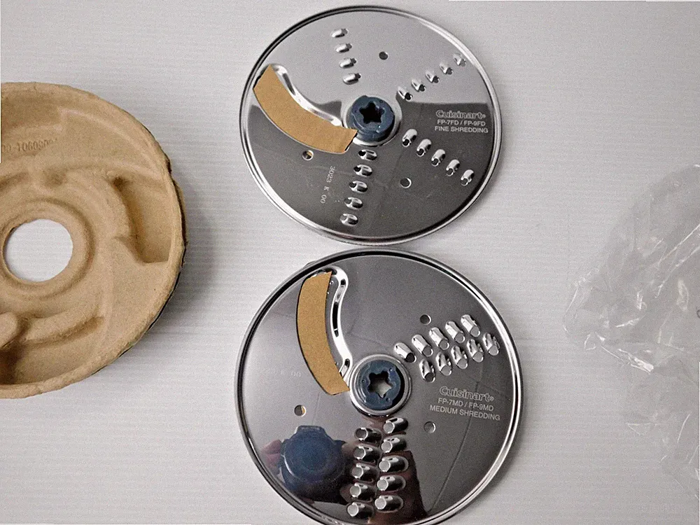 Cuisinart FP-7BK 7 Cup Processor Small And Medium Slicing Shredding Discs