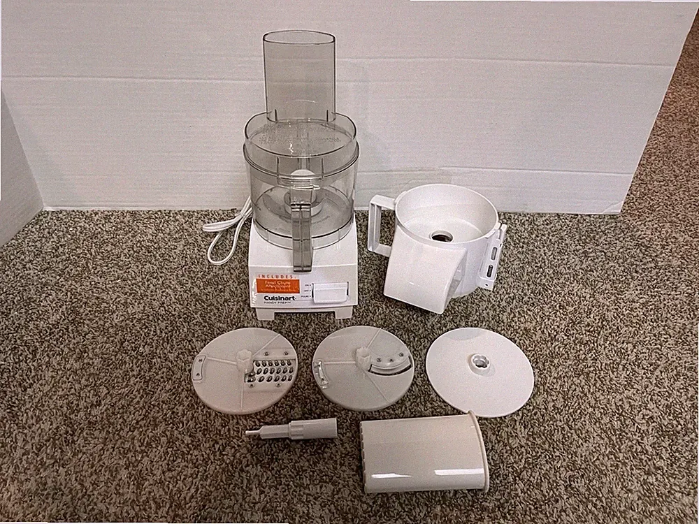 Cuisinart Handy Prep 3 Cup Food Processor DFP-3 w/Food Chute Blades FREE SHIP!