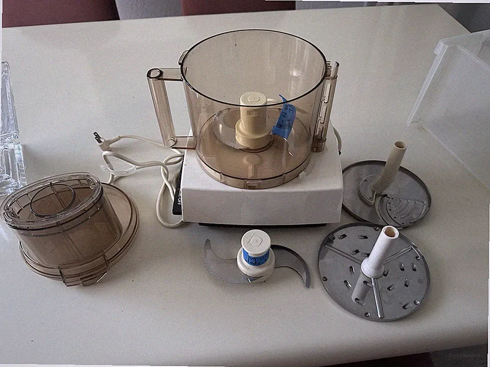 Cuisinart Pro Classic 7-Cup Food Processor DLC-10S TX White - Working w/ Extras!