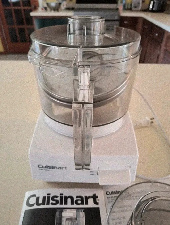 Cuisinart Pro Classic 7-Cup Food Processor White, Blades, Dishwasher-Safe