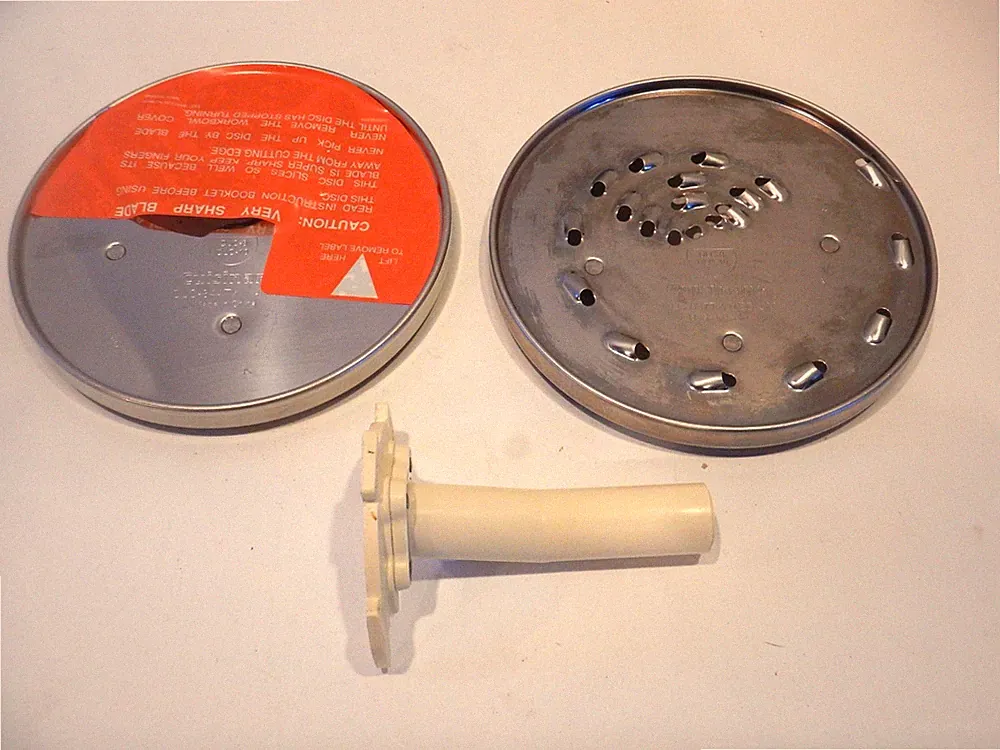 Cuisinart Pro Classic DLC-10 Food Processor Shredding Slicing Blade Disc w/Stem