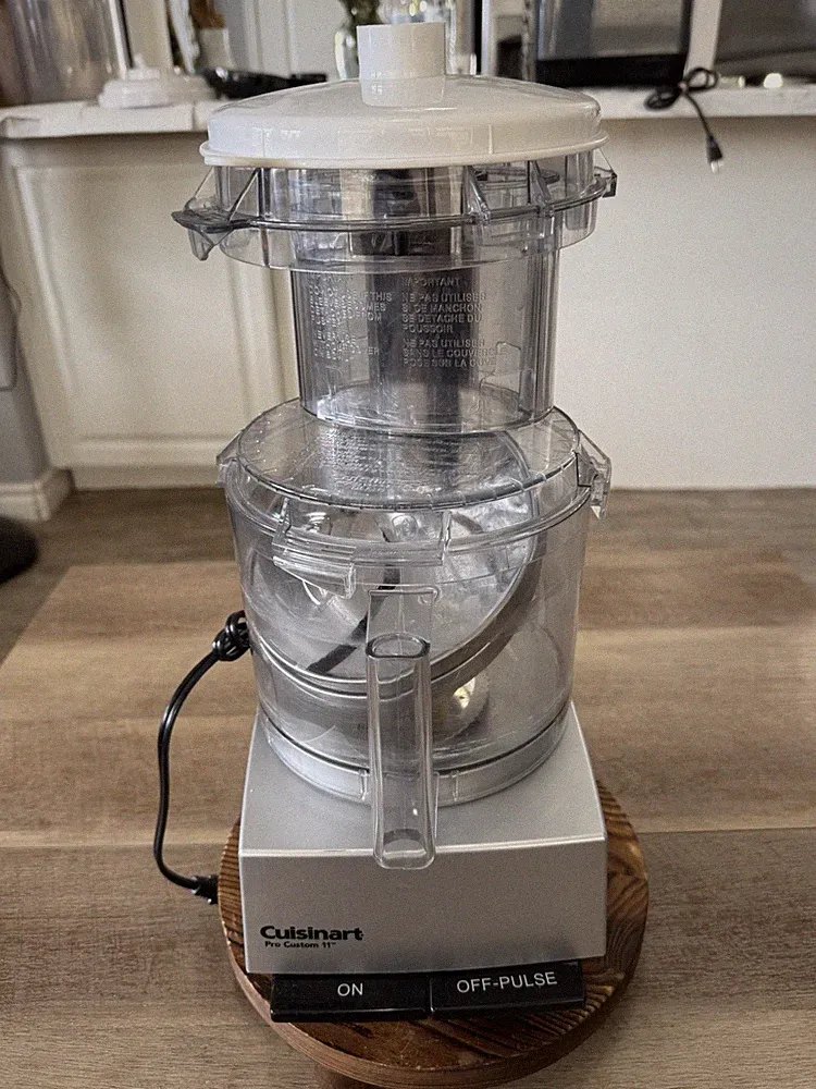 Cuisinart Pro Custom 11" Food Processor ~ With Accessories ~ Blades And Chopper