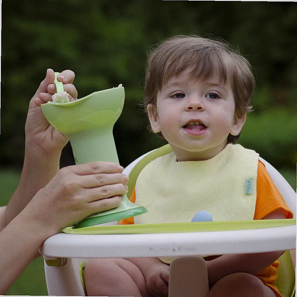 Fresh Baby Food Mill, Manual Puree Maker with Built-In Serving Bowl, Separate...