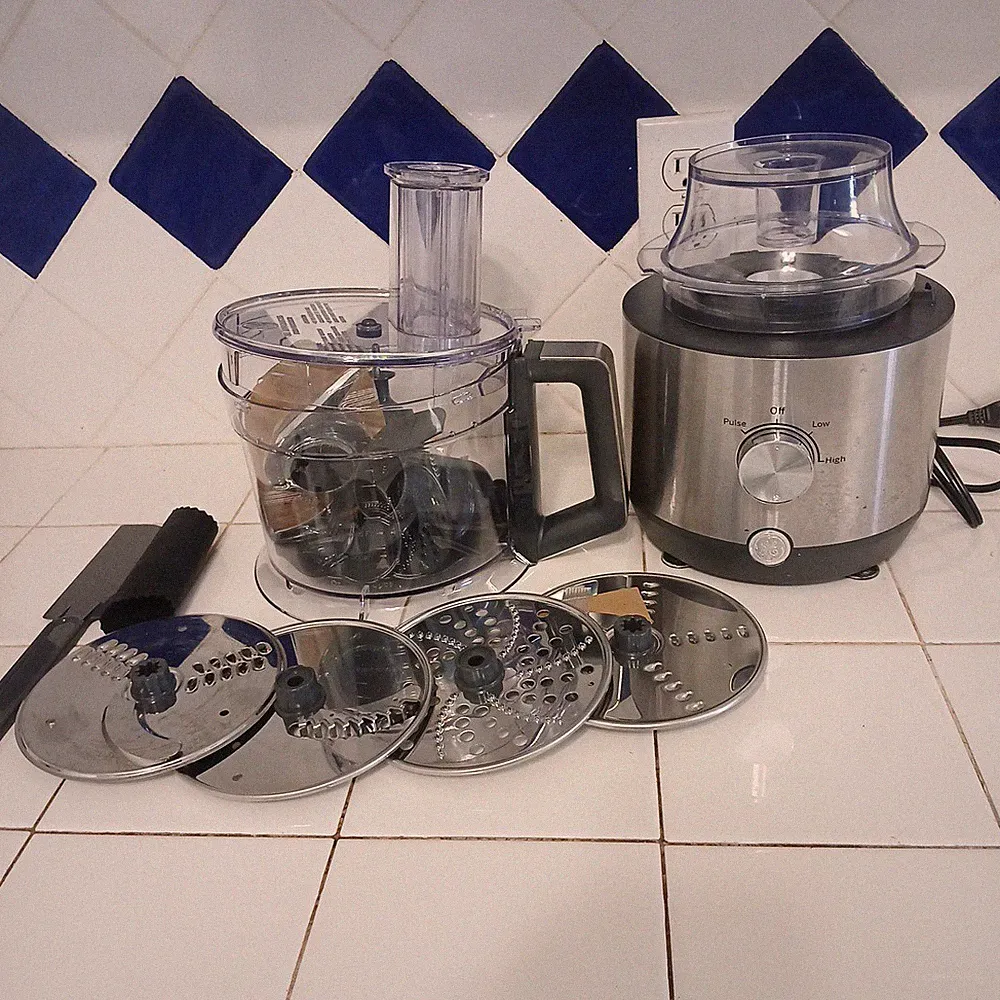 GE Food Processor 10 Cup Stainless Steel Blade Material W/ 3 Variable Speeds +