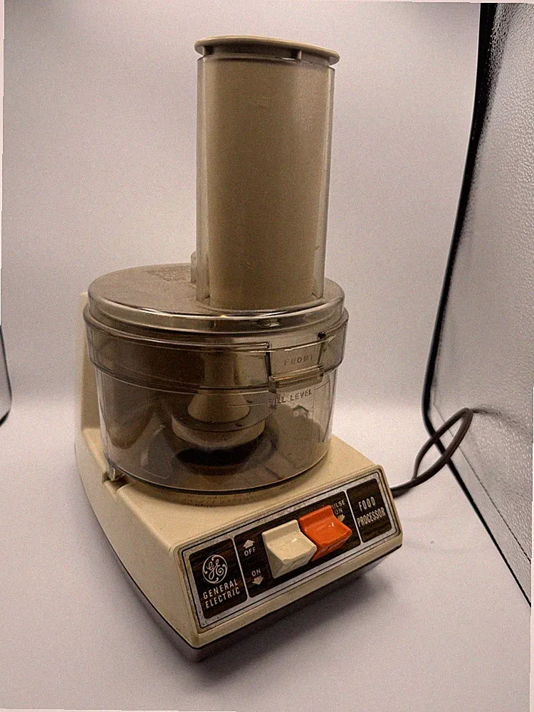 General Electric D5FP1 Full-Size Food Processor 360W Beige Plastic Blade Pulse