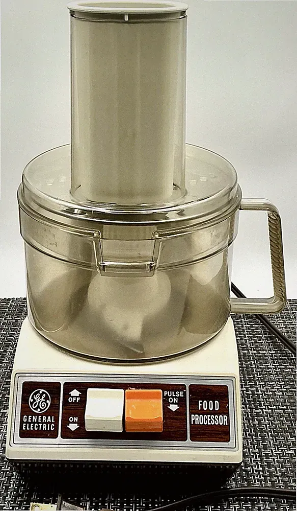 GENERAL ELECTRIC FOOD PROCESSOR Model #D1FP1B, Vintage, WORKS, Beige