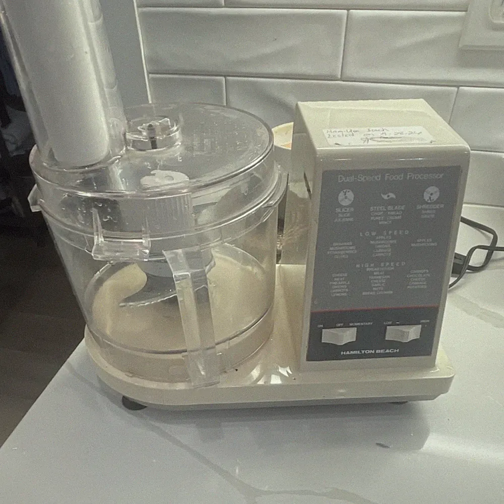 Hamilton Beach Dual-Speed 8-Cup 300W Food Processor Pulse, Beige/Clear