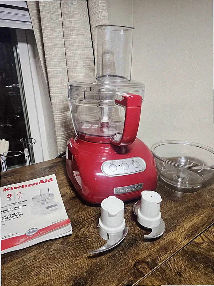 Kitched Aid Food Processor Model KFP74QER1 Red Color 2 Blades 72 Oz / 2 Litros.